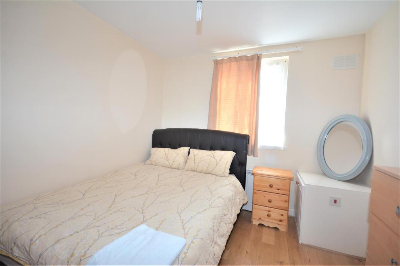 London Deluxe 6 Bedroom House Dagenham Dış mekan fotoğraf
