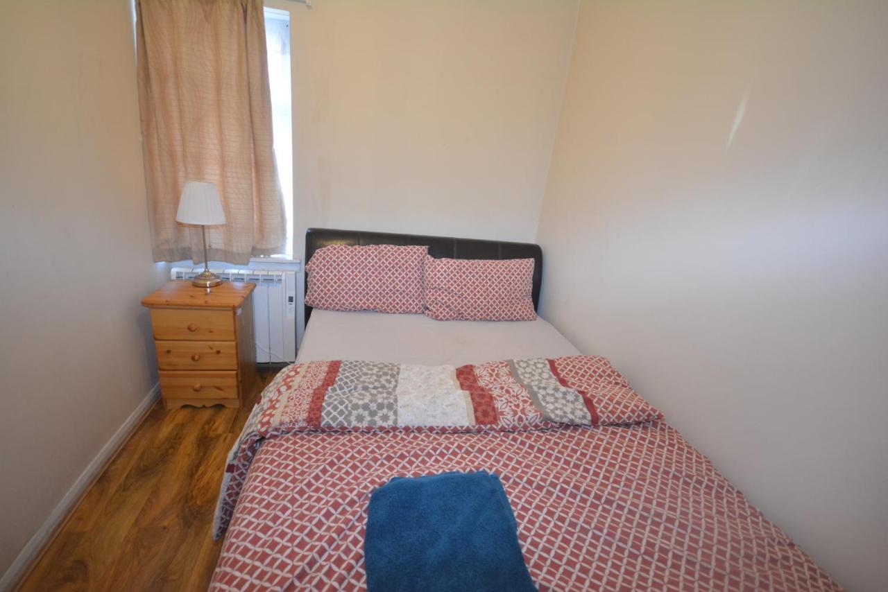 London Deluxe 6 Bedroom House Dagenham Dış mekan fotoğraf
