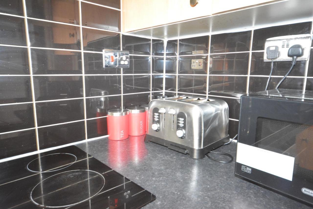 London Deluxe 6 Bedroom House Dagenham Dış mekan fotoğraf