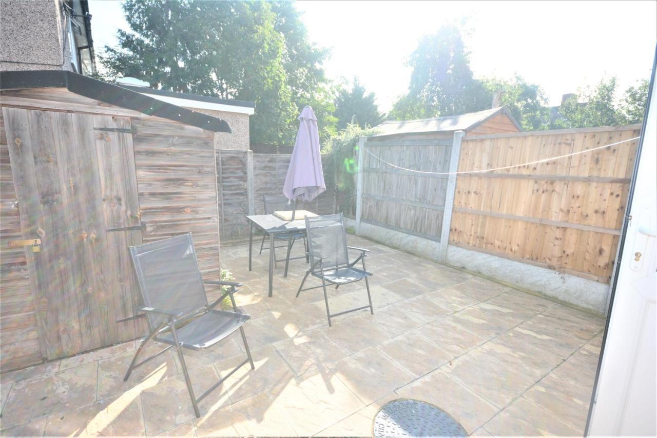 London Deluxe 6 Bedroom House Dagenham Dış mekan fotoğraf
