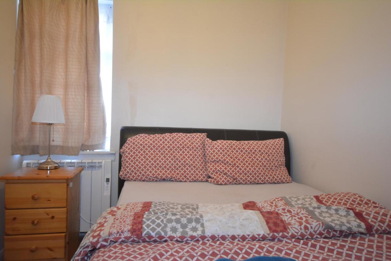 London Deluxe 6 Bedroom House Dagenham Dış mekan fotoğraf