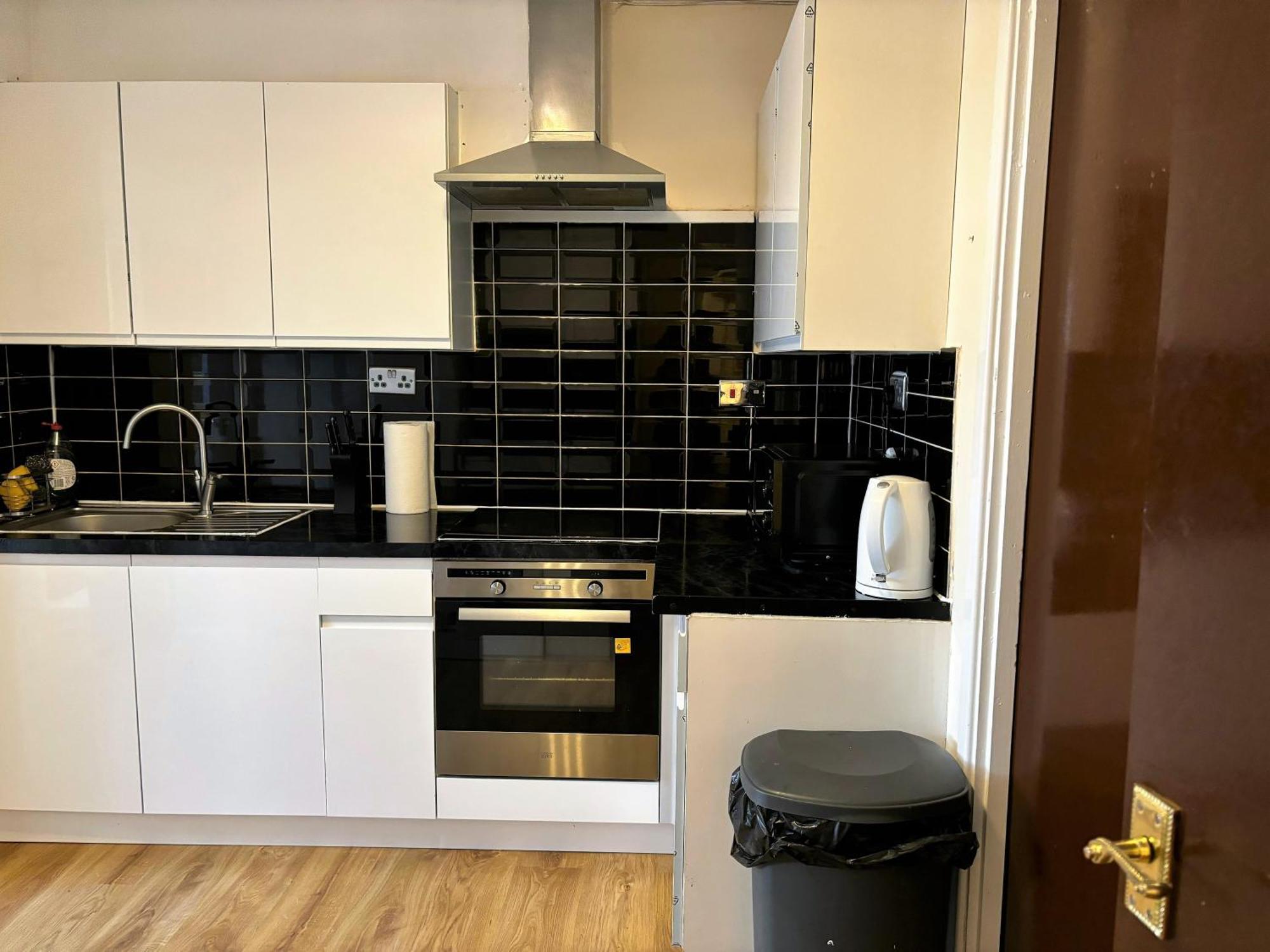 London Deluxe 6 Bedroom House Dagenham Dış mekan fotoğraf