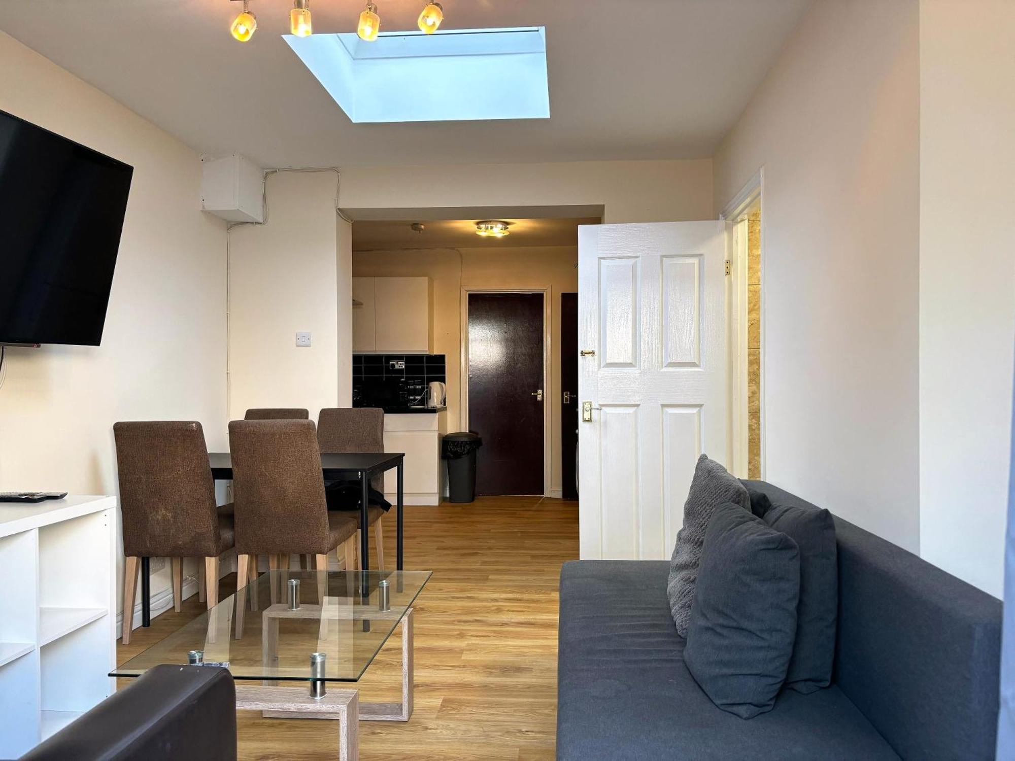 London Deluxe 6 Bedroom House Dagenham Dış mekan fotoğraf