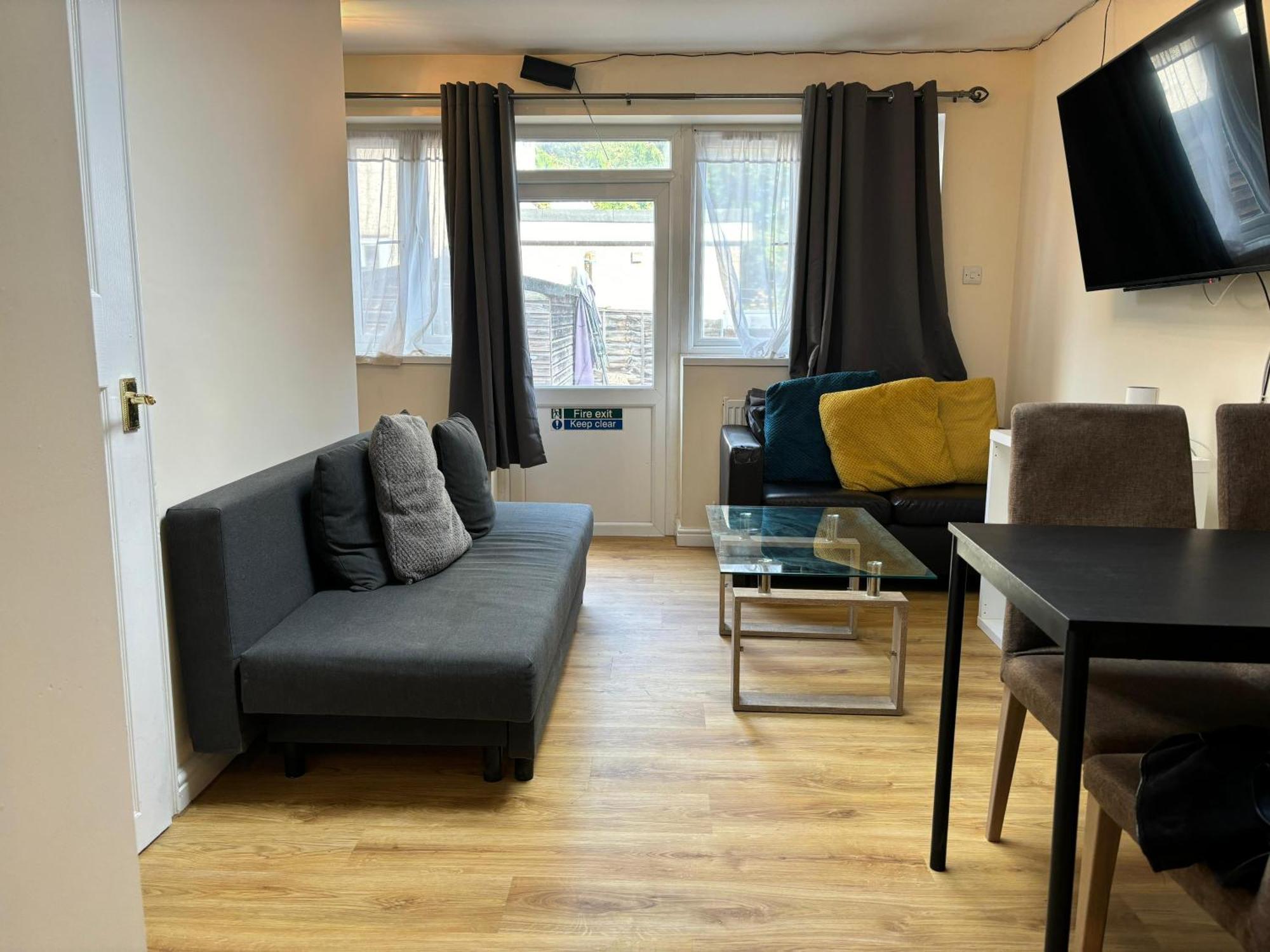 London Deluxe 6 Bedroom House Dagenham Dış mekan fotoğraf